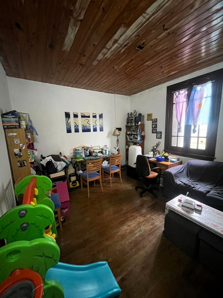 OPORTUNIDAD PH 3 AMBIENTES 2 PISO X ESCALERAS, BAJAS EXPENSAS 