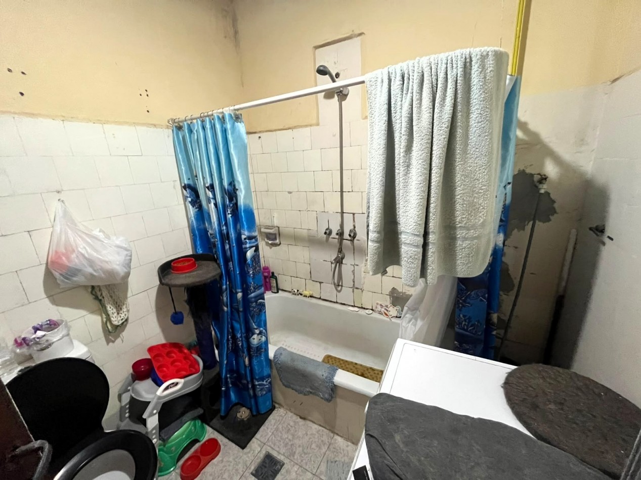 OPORTUNIDAD PH 3 AMBIENTES 2 PISO X ESCALERAS, BAJAS EXPENSAS 