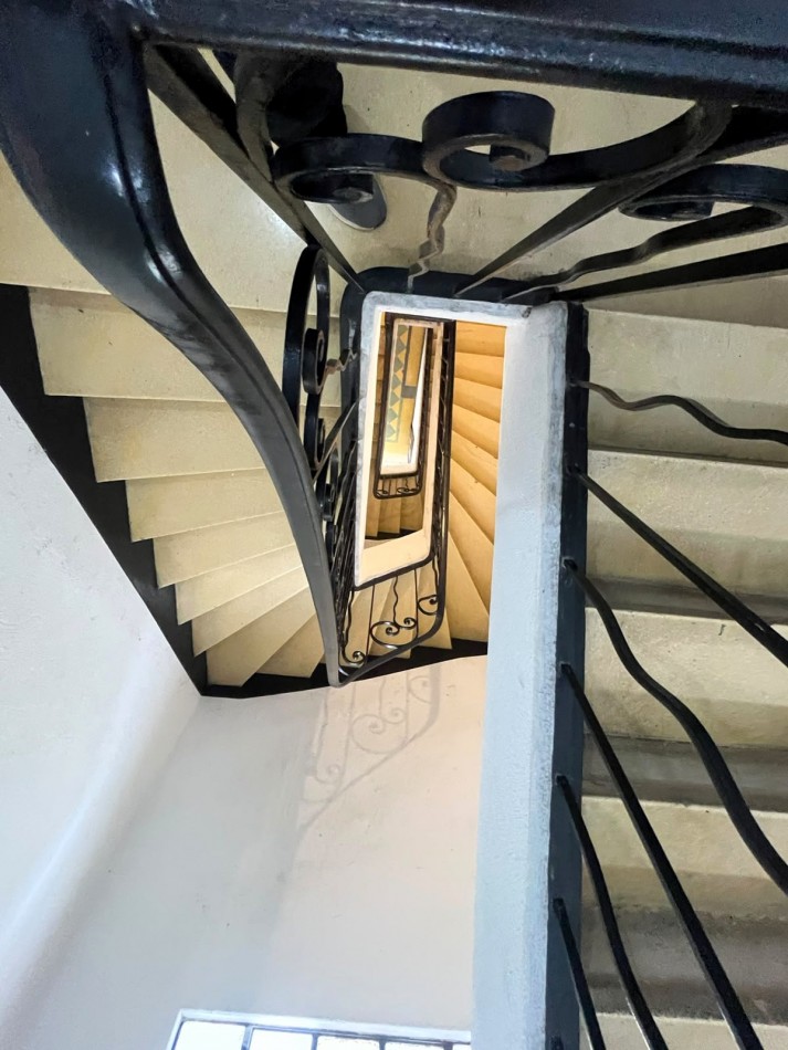 OPORTUNIDAD PH 3 AMBIENTES 2 PISO X ESCALERAS, BAJAS EXPENSAS 