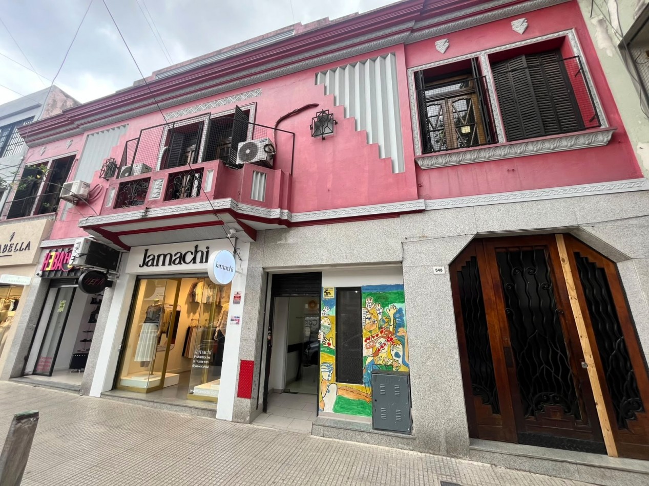 OPORTUNIDAD PH 3 AMBIENTES 2 PISO X ESCALERAS, BAJAS EXPENSAS 