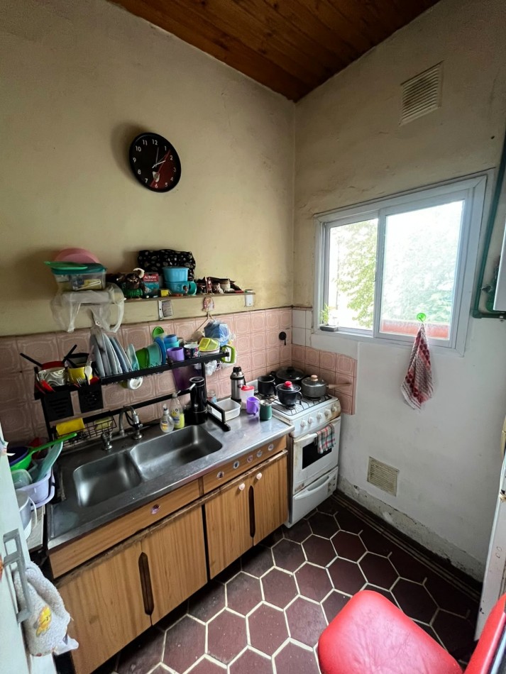 OPORTUNIDAD PH 3 AMBIENTES 2 PISO X ESCALERAS, BAJAS EXPENSAS 