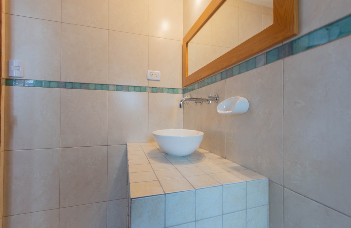EXCELENTE PH ESTILO ANTIGUO AL FRENTE CON TERRAZA SIN EXPENSAS ****APTO CREDITO BANCARIO****