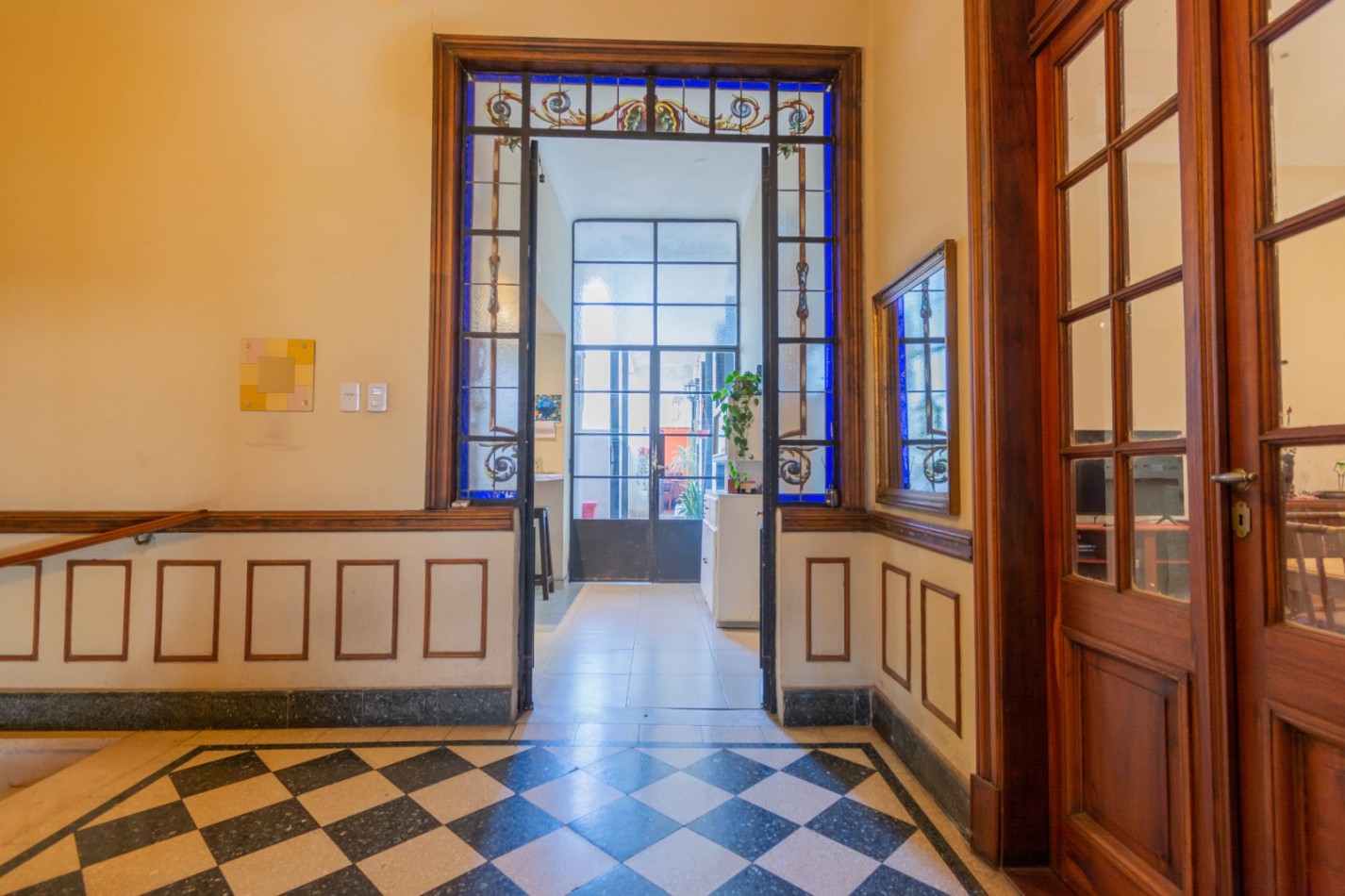 EXCELENTE PH ESTILO ANTIGUO AL FRENTE CON TERRAZA SIN EXPENSAS ****APTO CREDITO BANCARIO****