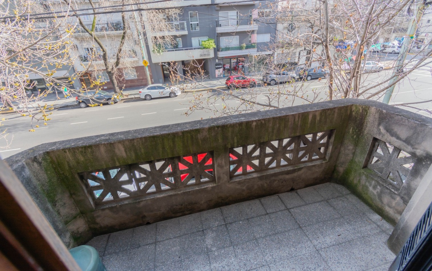 EXCELENTE PH ESTILO ANTIGUO AL FRENTE CON TERRAZA SIN EXPENSAS ****APTO CREDITO BANCARIO****
