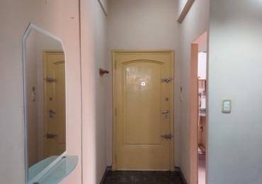 Venta amplio Depto. 2 ambientes con balcon al Fte. ***apto credito bancario***