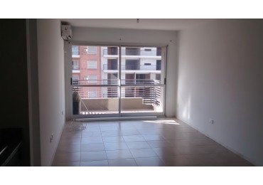 SE ALQUILA MONOAMBIENTE AMPLIO CONTRAFRENTE CON BALCON, SUM PARRILLA Y LAUNDRY 